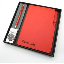 Signator® Codex | N170 Kişiye Özel Defterli Set - Isme Özel Kırmızı Kalem + Isme Özel Kırmızı Defter + Isme Özel Gümüş Çakmak | Isme Özel Kutusunda Hediyelik Set