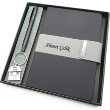Signator® Codex | N229 Kişiye Özel Defterli Set - Isme Özel Siyah Kalem + Isme Özel Siyah Defter + Isme Özel Anahtarlık | Isme Özel Kutusunda Hediyelik Set