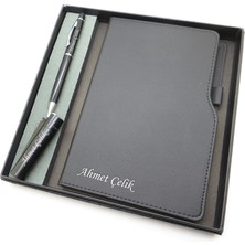 Signator® Codex | N173 Kişiye Özel Defterli Set - Isme Özel Siyah Kalem + Isme Özel Siyah Defter + Isme Özel Siyah Çakmak | Isme Özel Kutusunda Hediyelik Set