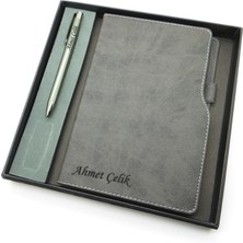Signator® Codex | N161 Kişiye Özel Defterli Set - Isme Özel Gri Kalem + Isme Özel Gri Defter | Isme Özel Kutusunda Hediyelik Set