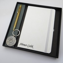 Signator® Codex | N246 Kişiye Özel Defterli Set - Isme Özel Gold Kalem + Isme Özel Beyaz Defter+ Isme Özel Anahtarlık | Isme Özel Kutusunda Hediyelik Set