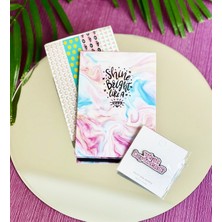 Giftmoda Elmas Mottolu Mini Albüm Ve Rozet Set