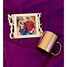 Giftmoda Mutlu Yıllar Fotoğraf Standlı Mdf Gold Çerçeve Ve Gold Kupa Set