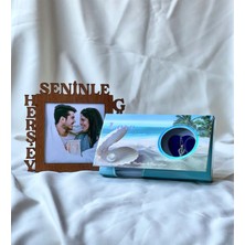 Giftmoda Ahşap Herşey Seninle Güzel Çeçeve Ve İnci Kolye Hediye Seti