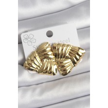 Shopzum 316 Çelik Gold Renk İşlemeli Üçgen Model Kadın Küpe