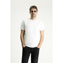 Bisiklet Yaka Slim Fit Dar Kesim Süprem Pamuk Tişört