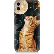 Apple iPhone 12 Uyumlu Aya Bakan Meraklı Kedi  Desenli Silikon Kılıf