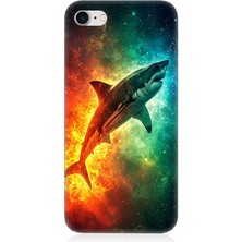 Apple iPhone 7 Uyumlu Uzayda Parlayan Yalnız Köpekbalığı  Desenli Silikon Kılıf