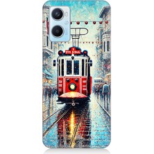 Oppo A96 Uyumlu Yağmurlu Sokakta Kırmızı Tramvay  Desenli Silikon Kılıf