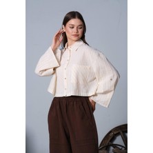 Kadın Dikey Çizgili Düğmeli Oversize Gömlek – Rahat Kesim, Kol Seçenekli