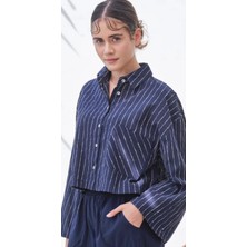Kadın Dikey Çizgili Düğmeli Oversize Gömlek – Rahat Kesim, Kol Seçenekli