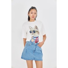 Pullu Gözlüklü Kedi Baskılı T-Shirt