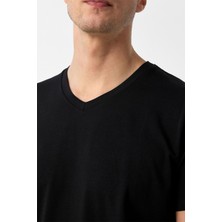 Siyah Slim Fit Düz V Yaka Tişört