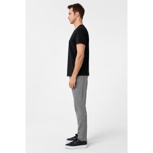 Siyah Slim Fit Düz V Yaka Tişört