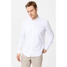 Beyaz Slim Fit Armürlü Düğmeli Yaka Gömlek