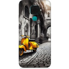 Huawei Mate 30 Lite Uyumlu Taş Sokakta Sarı Vespa  Desenli Silikon Kılıf