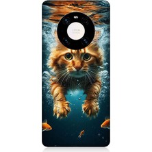 Huawei Mate 40 Pro Uyumlu Suda Yüzen Kedi  Desenli Silikon Kılıf