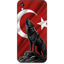 Huawei Honor 8s Uyumlu Bayrak Önünde Uluyan Kurt  Desenli Silikon Kılıf