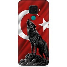 Huawei Mate 30 Lite Uyumlu Bayrak Önünde Uluyan Kurt  Desenli Silikon Kılıf