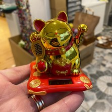 Çağıran Kedi Maneki Neko