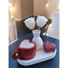 'sevginiz Serviste!' Set 1 - (Sunumluklu Kalpli Kupa Mum & Vazoda Tasarım Gül Sabun & Kalp Mum Set)