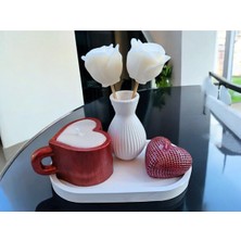 'sevginiz Serviste!' Set 1 - (Sunumluklu Kalpli Kupa Mum & Vazoda Tasarım Gül Sabun & Kalp Mum Set)