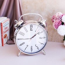 Dekoratif Gümüş Masa Saati 25X31 cm | Sessiz Çalışan Şık Masa Saati  Gümüş Renk