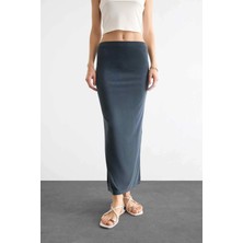 DeFacto Slim Fit Dar Kesim Yırtmaçlı Midi Etek F8335AX25SM