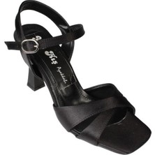 Yazkış Kadın Siyah Gümüş Saten Çapraz Bantlı 9cm Kadeh Topuk Bilekten Bağlamalı Ayakkabı