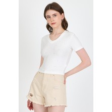 Ekru Taş Işleme Detaylı V Yaka Slim Fit Tişört 0949