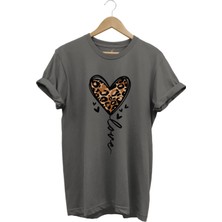 14 Şubat Sevgililer Günü Kalp Leopar Desen Baskılı %100 Pamuk Regular Fit Bisiklet Yaka T-Shirt