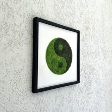 45X45 cm Yin Yang Figürlü Yosun Duvar Dekoru | El Yapımı Zen ve Feng Shui Temalı Tablo | Siyah Ahşap Çerçeveli, Bakım Gerektirmez