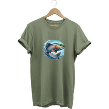 Alabalık Baskılı Balıkçılık %100 Pamuk Regular Fit Bisiklet Yaka T-Shirt