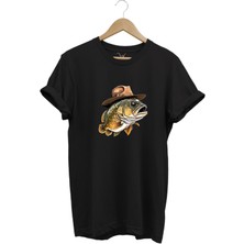 Avcılık Hunting Şapkalı Levrek Balığı Baskılı %100 Pamuk Regular Fit Bisiklet Yaka T-Shirt
