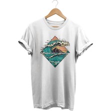 Tsunami Baskılı T-Shirt