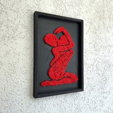 Kadın Silüetli Kırmızı Yosun Duvar Dekoru | 29X53 cm | El Yapımı Doğal Liken Yosunu ile Bakım Gerektirmeyen Modern Tablo