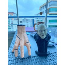 Thing ve Fester Addams