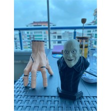 Thing ve Fester Addams