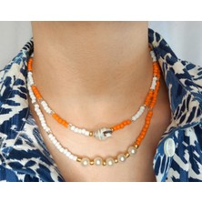 Crystal Atelier Deniz Kabuklu Incili 2’li Kolye Seti, Turuncu Beyaz Kum Boncuklu Incili Yazlık Tasarım Kolye Seti, El Yapımı Kadın Kolye Seti, Inci Kolye, Barok Inci Kolye, Deniz Kabuğu Kolye