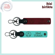 Üç Ayyıldız Desenli Sevgililer Günü Hediyesi – Kişisel Isimli Anahtarlık Takımı 2'li, Bordo-Turkuaz