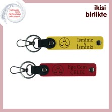 Yıldönümünde Eşe Sıcacık Bir Anı – Üç Ayyıldız Temalı Kişisel Anahtarlık Hediyesi, Sarı-Kırmızı