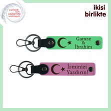 Yıl Sonu Veda Hediyesi – Ay Yıldız Desenli, Kişisel Isimli Anahtarlık Seti, Fıstık Yeşil-Pembe