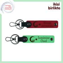 Çocuk ve Ayyıldız  Deri Anahtarlık Takımı, Kişiye Isme Özel 2’li Hediyelik Set, Kırmızı-Yeşil