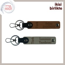 Çiftlere Anlamlı Hediye, Türk Yazısı Desenli Isim Soyisim 2’li Anahtarlık, A Kahve-Kül Gri