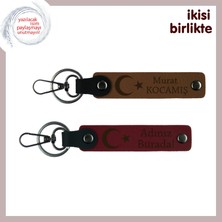 Arkadaşa Yılbaşı Hediyesi, Ay Yıldız Desenli Isim Yazılı 2’li Anahtarlık Seti, Açık Kahve-Bordo