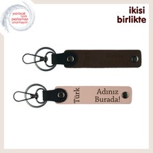 Patrona Kurumsal Hediye – Türk Yazısı Desenli Anahtarlık Takımı, Koyu Kahve-Yavru Ağzı