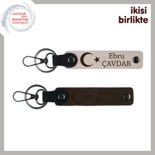 Sevgiline Milli Ay Yıldız Temalı Kalıcı Armağan – Isme Özel Deri Anahtarlık Takımı, Pudra-Kahve