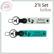 Ilk Bebek Anısına Kalıcı Hatıra, Isimli Kalpli Ayak Figürlü Deri Anahtarlık Seti, Beyaz-Koyu Turkuaz