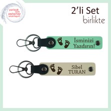 Anne ve Baba Için Isimli Deri Anahtarlık Seti, Kalpli Bebek Ayağı Figürlü Hatıralık, A Yeşil-S Kahve