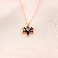 Lotus Çiçeği Tasarımlı 925 Ayar Gümüş Kolye – Rose, Mistik Topaz Taşlı